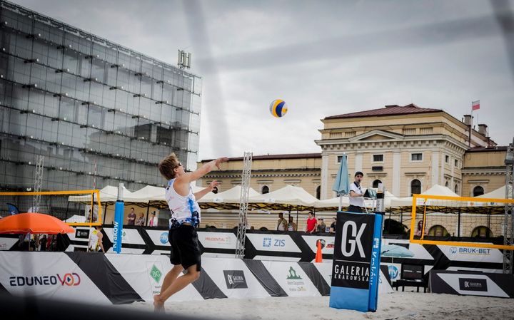 Volleyball والیبال