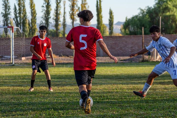 بریم بازی استقلال و النصر؟